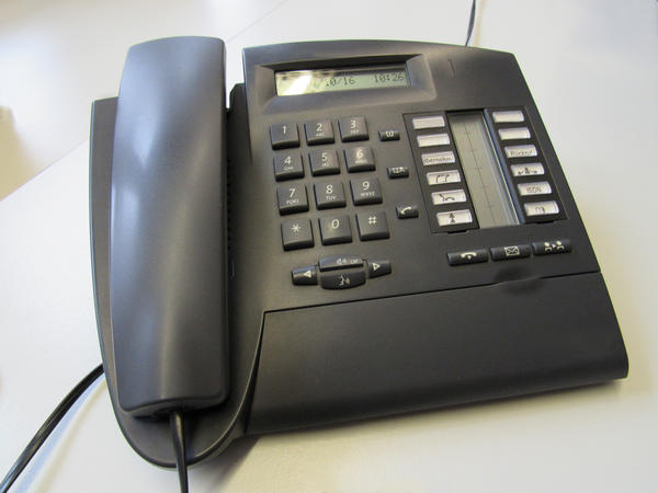 Bild vergr&ouml;&szlig;ern: Telefon