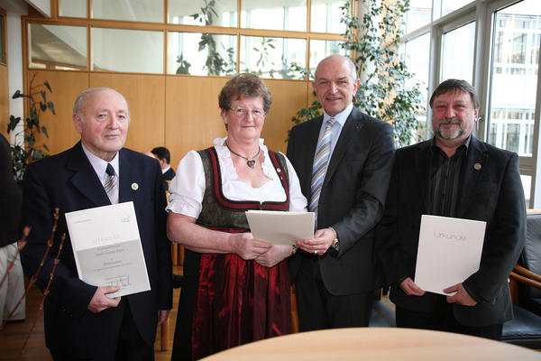 v.l. Georg Keck, Rosemarie Jäger, Landrat Dr. Günther Denzler, Reinhold Ramer