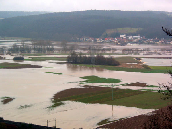Bild vergr&ouml;&szlig;ern: Hochwasser