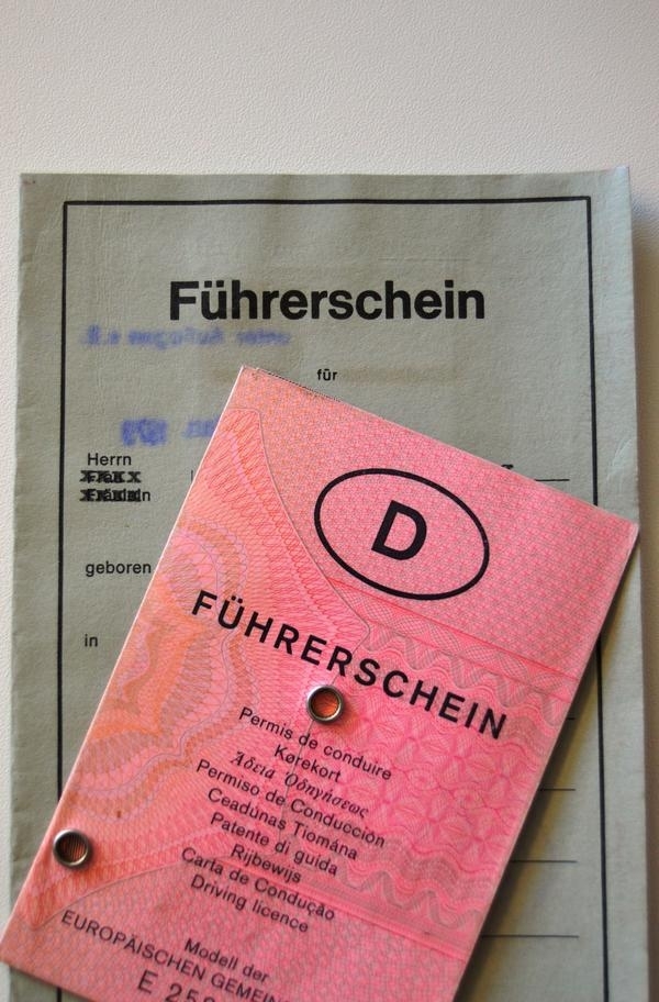 Bild vergr&ouml;&szlig;ern: "alte" Führerscheine