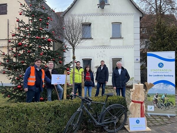 Bild vergr&ouml;&szlig;ern: Baumspende STADTRADELN 2021