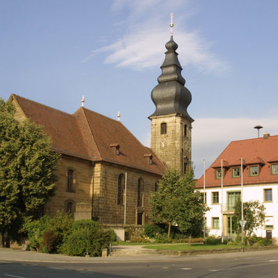 Blick auf Kirche und Rathaus in Zapfendorf