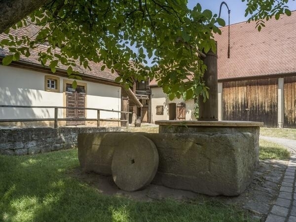 Bild vergr&ouml;&szlig;ern: Innenhof des Bauernmuseums