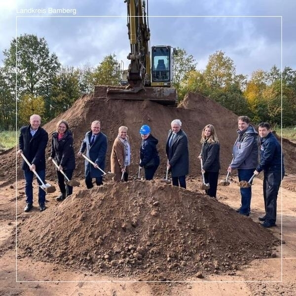 Bild vergr&ouml;&szlig;ern: Spatenstich zum Neubau der ILS Bamberg-Forchheim