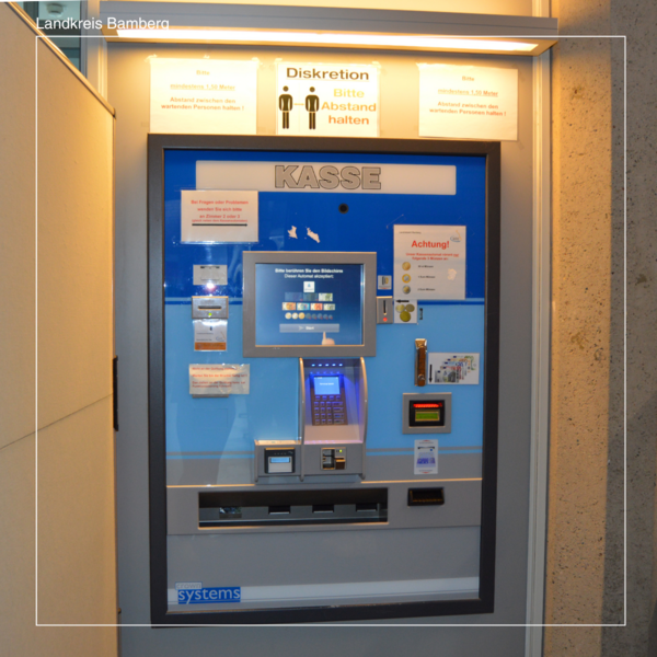 Bild vergr&ouml;&szlig;ern: Wartung am Kassenautomat