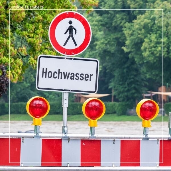 Bild vergr&ouml;&szlig;ern: Hochwasser