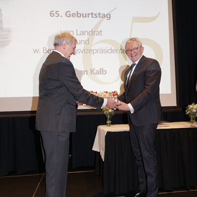 Bild vergr&ouml;&szlig;ern: 65. Geburtstag Landrat Johann Kalb
