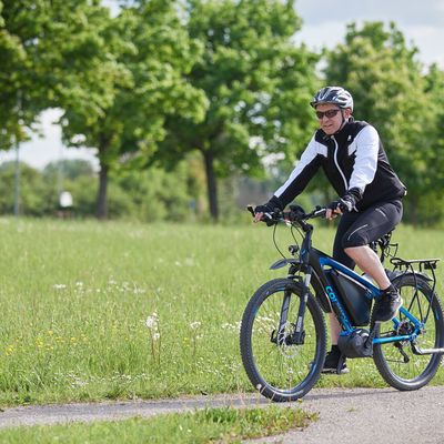 Landrat Johann Kalb unterwegs mit dem Fahrrad