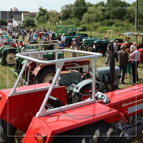 Bild vergr&ouml;&szlig;ern: Traktorentreffen im Bauernmuseum Bamberger Land
