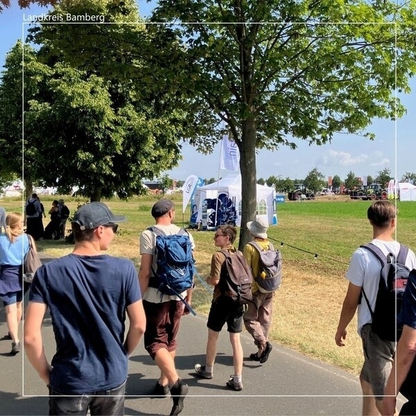 Bild vergr&ouml;&szlig;ern: Mit dem Bus in die Praxis