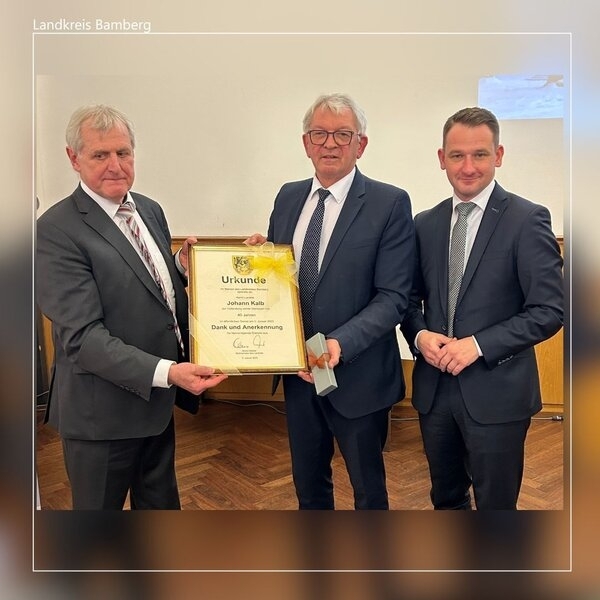 Bild vergr&ouml;&szlig;ern: Landrat Johann Kalb 40 Jahre im öffentlichen Dienst