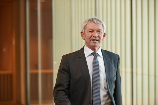Bild vergr&ouml;&szlig;ern: Landrat Business