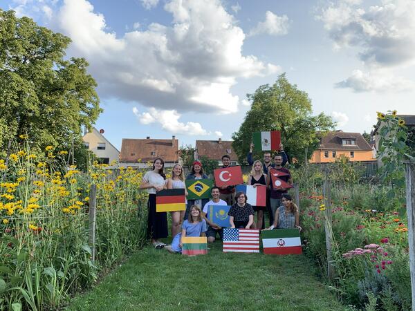 Bild vergr&ouml;&szlig;ern: Gruppenfoto European Heritage Volunteer