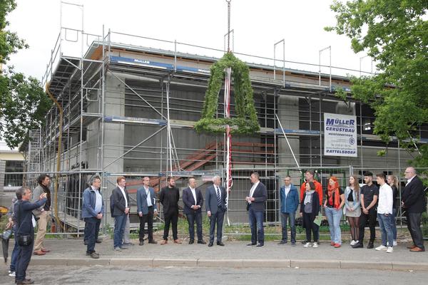 Bild vergr&ouml;&szlig;ern: Richtfest Realschule Scheßlitz