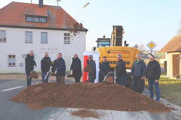 Bild vergr&ouml;&szlig;ern: Spatenstich: Ausbau der Ortsdurchfahrt in Treppendorf