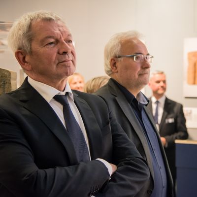 Landrat Johann Kalb und Stadtrat Wolfgang Grader bei der Vernissage