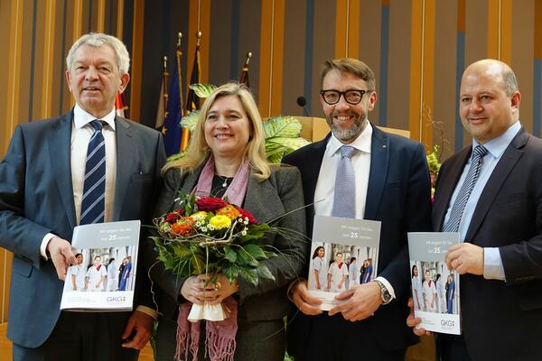 Bild vergr&ouml;&szlig;ern: 25 Jahre erfolgreiche Klinikgeschichte
