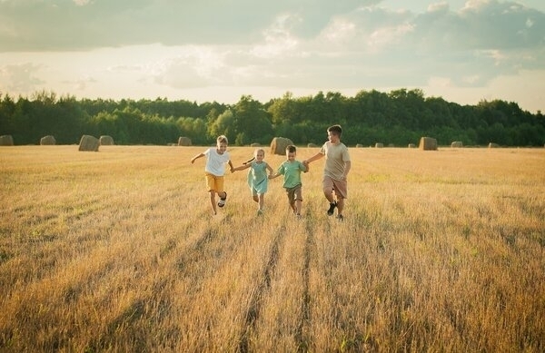 Bild vergr&ouml;&szlig;ern: kids-6522375_1920