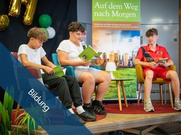 Bild vergr&ouml;&szlig;ern: Buchpräsentation unter dem Titel „Auf dem Weg nach Morgen“ ist an der Ferdinand-Dietz-Grund- und Mittelschule Memmelsdorf
