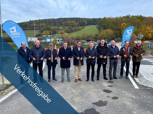 Bild vergr&ouml;&szlig;ern: Verkehrsfreigabe der Kreisstraße BA 44 bei Untersteinach
